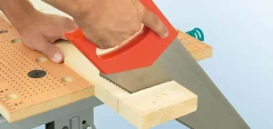 How to Cut Wood Straight With a Hand Saw